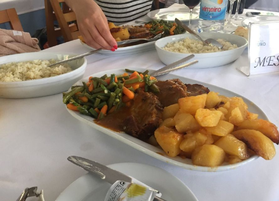 From Porto: Régua to Porto River Cruise with Lunch on Board - Lunch on board, with Portuguese flavors
