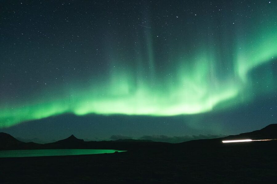 From Reykjavik: Northern Lights Sightseeing Cruise - Seeing the aurora with your eyes and your camera