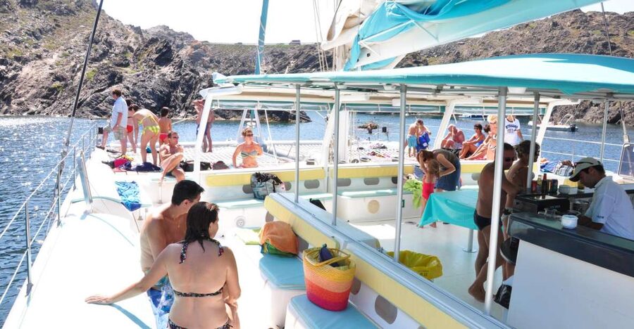 From Roses: Catamaran Cruise Cap Norfeu - Cadaqués - Comfort, swimming, and family practicalities