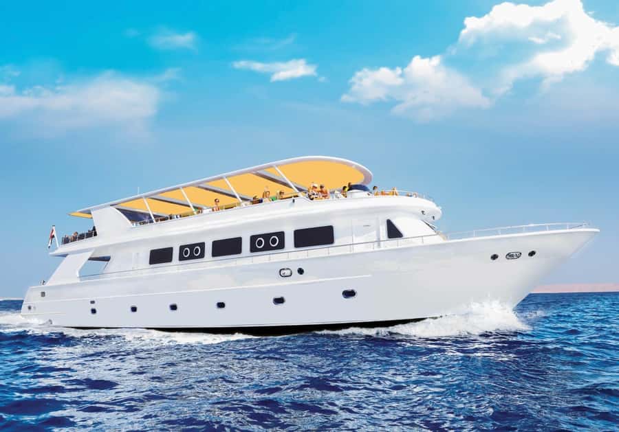 From Sharm: Ras Mohammed Cruise with Island Visit and Lunch - White Island and the effect of the tide