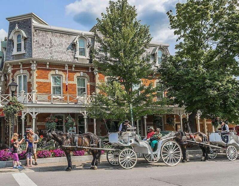 From Toronto: Niagara Falls Evening Tour With Boat Cruise - Table Rock, Queen Victoria Park, and free time by the falls