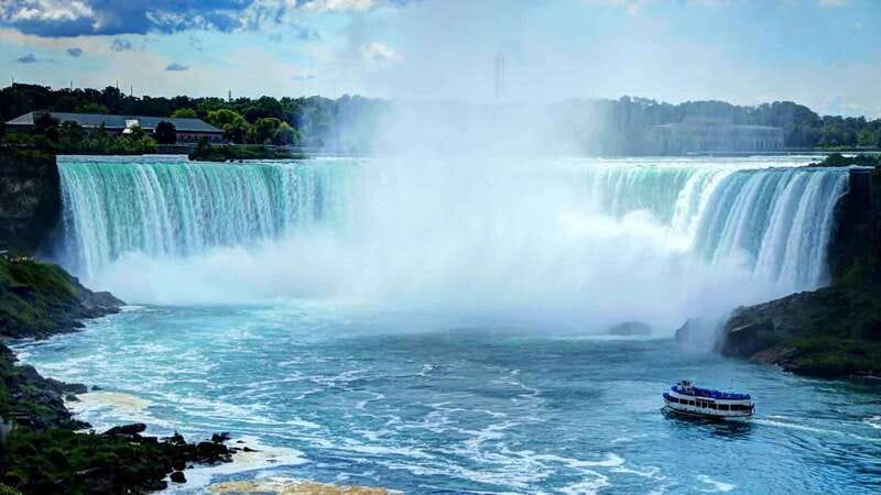 From Toronto: Niagara Falls Evening Tour With Boat Cruise - The Niagara Parkway route and its first viewpoints