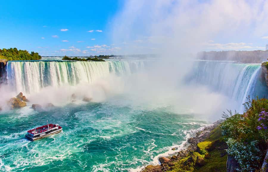 From Toronto: Niagara Falls Tour + Boat Ride and/or Journey - The guides are a major part of the experience