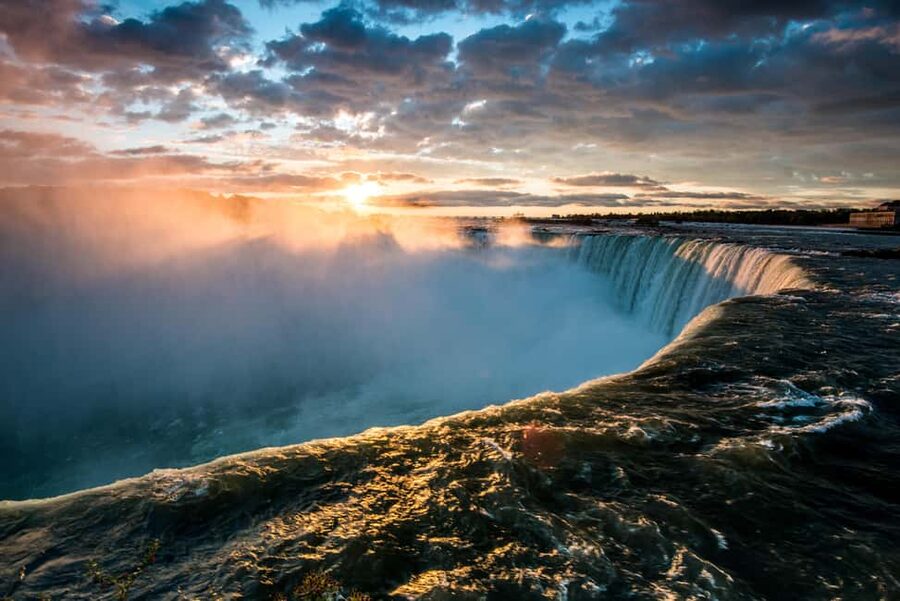From Toronto: Niagara Falls Tour with Cruise & Maple Tasting - What $124 buys you