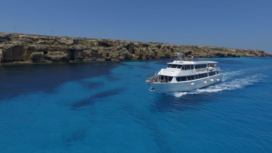 From Trapani: Favignana and Levanzo Mini Cruise with Lunch - Two hours in Favignana town