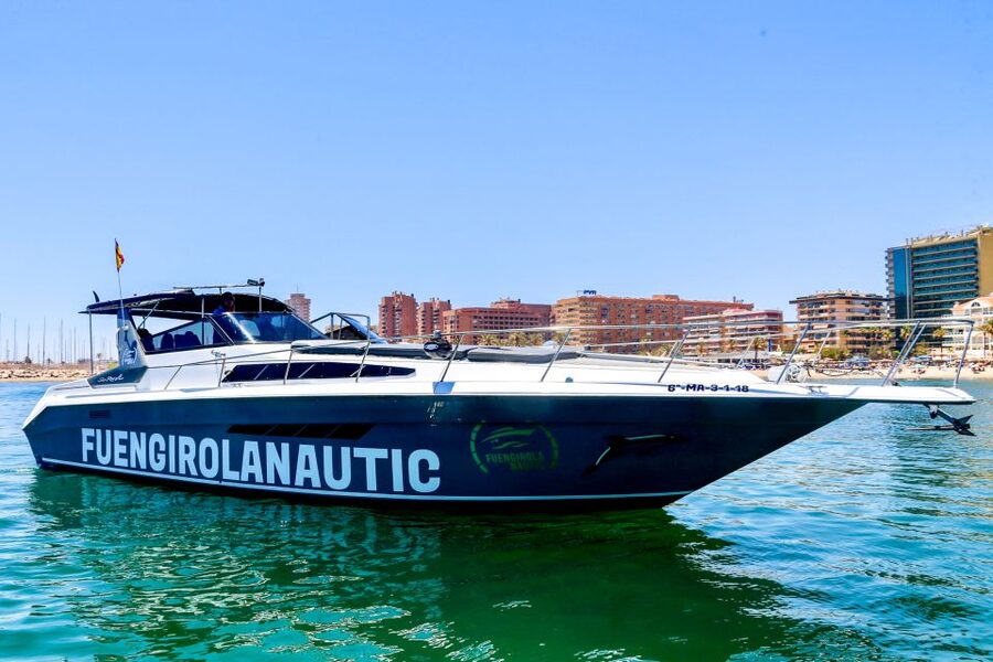 Fuengirola: Dolphin Watching by Yacht with Snacks and Drinks - Searching the Fuengirola coast for dolphins