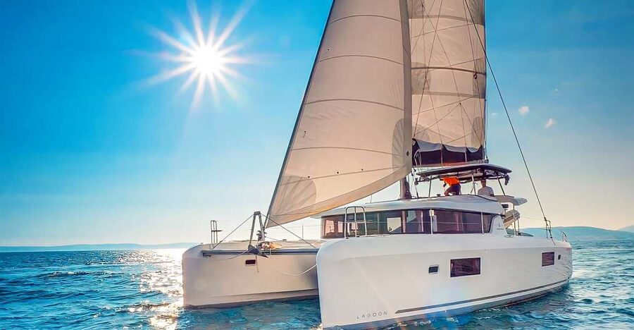 Funchal Bay: Dolphin & Whale Watch Luxury Catamaran Cruise - The first 45 minutes: leaving Funchal for open water