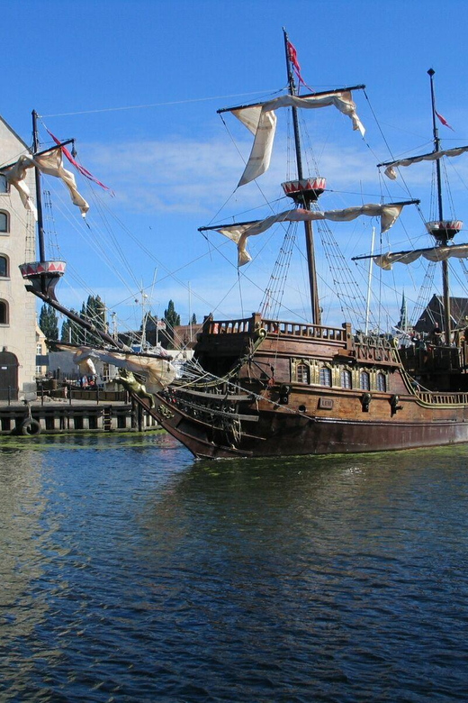 Gdansk: Guided Round-Trip Cruise to Westerplatte - The return trip and live Polish music