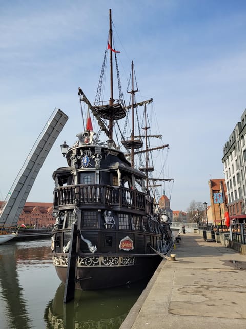 Gdansk: Guided Round-Trip Cruise to Westerplatte - Who will enjoy this cruise most?