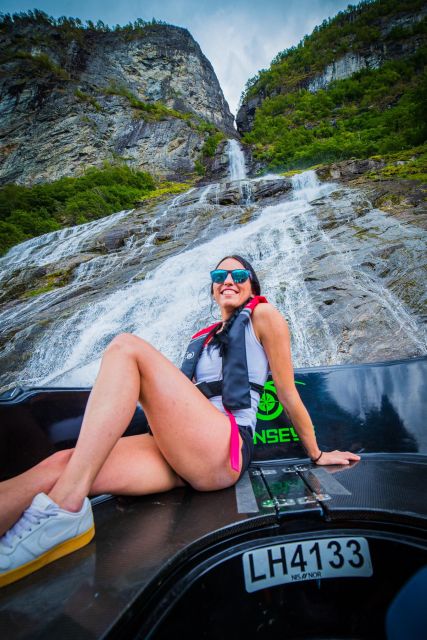 Geiranger: Guided Geirangerfjord Boat Tour - Choosing the best time and preparing well