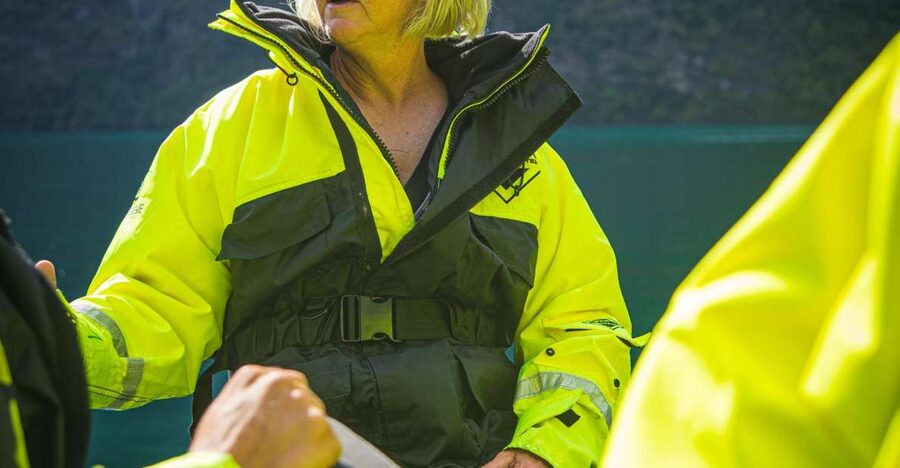 Geiranger: Guided Geirangerfjord Boat Tour - What happens during the 75-minute ride