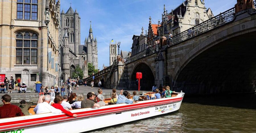 Ghent: 40 Minute Medieval Center Guided Boat Tour - Key points at a glance