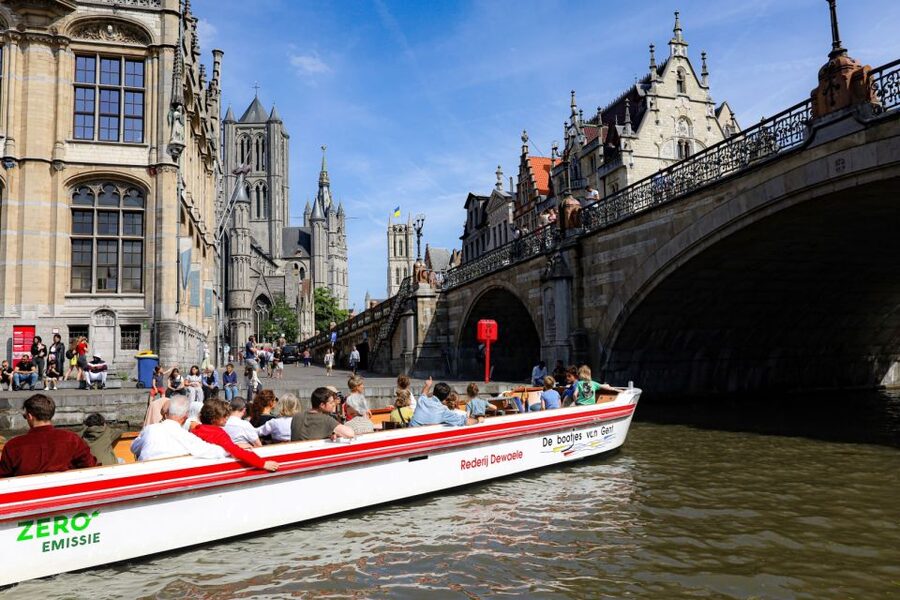 Ghent: 40 Minute Medieval Center Guided Boat Tour - Why Ghent looks better from the River Leie