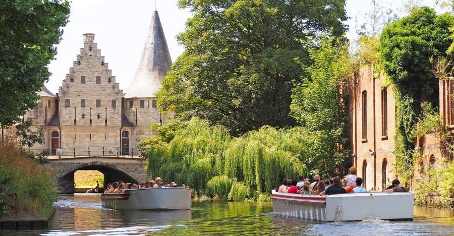 Ghent: 50-Minute Medieval Center Guided Boat Trip - Boarding near the Castle of the Counts