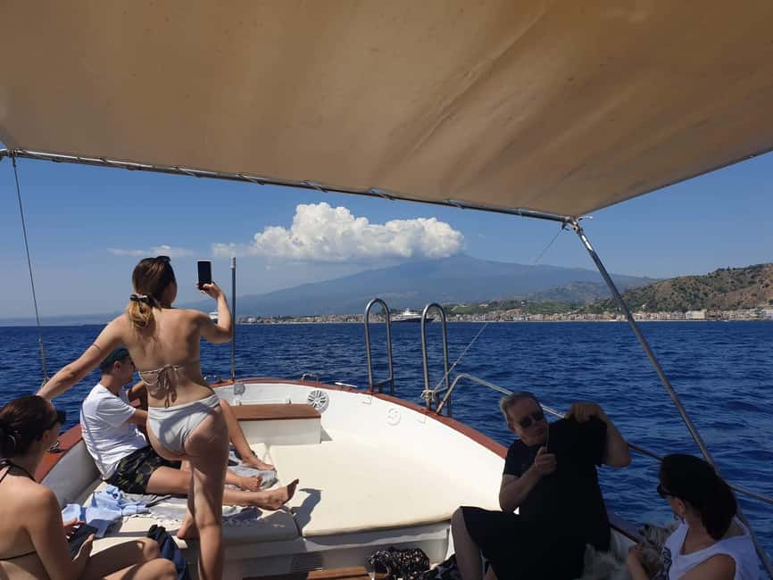 Giardini Naxos: Taormina & Isola Cruise Bella with Aperitif - Isola Bella and the main swim stop
