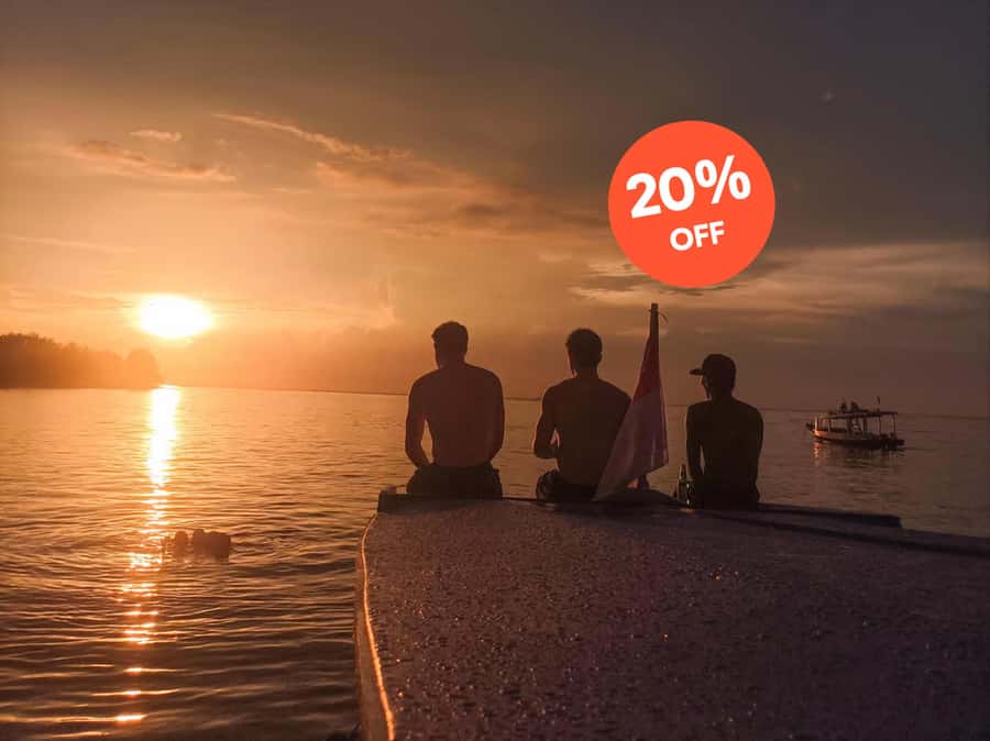 Gili Trawangan: Gili Islands Sunset Boat Tour and Snorkeling - Key points at a glance