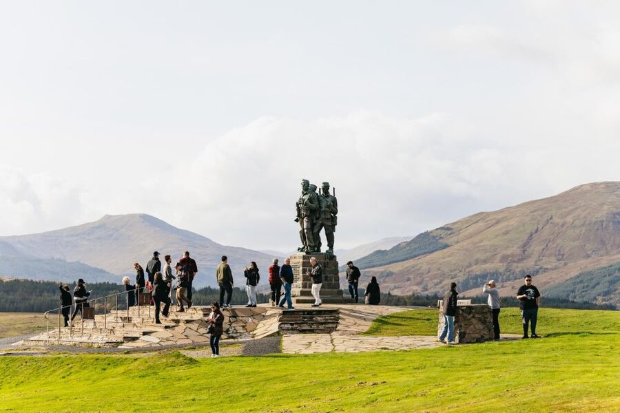 Glasgow: Loch Ness, Glencoe and Highlands Tour with Cruise - What the Mercedes mini-coach changes