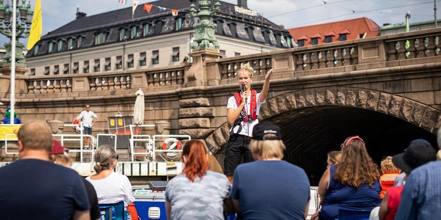Gothenburg: City Canal Sightseeing Cruise - Who can take the Paddan tour
