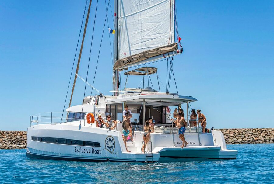 Gran Canaria: Catamaran Day Trip with Food and Drinks - Leaving Puerto Rico for Gran Canaria’s southwest coast