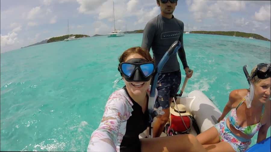 Grand Baie: Catamaran 3 Islands Cruise & Lunch on the Island - Snorkeling without a fixed lesson