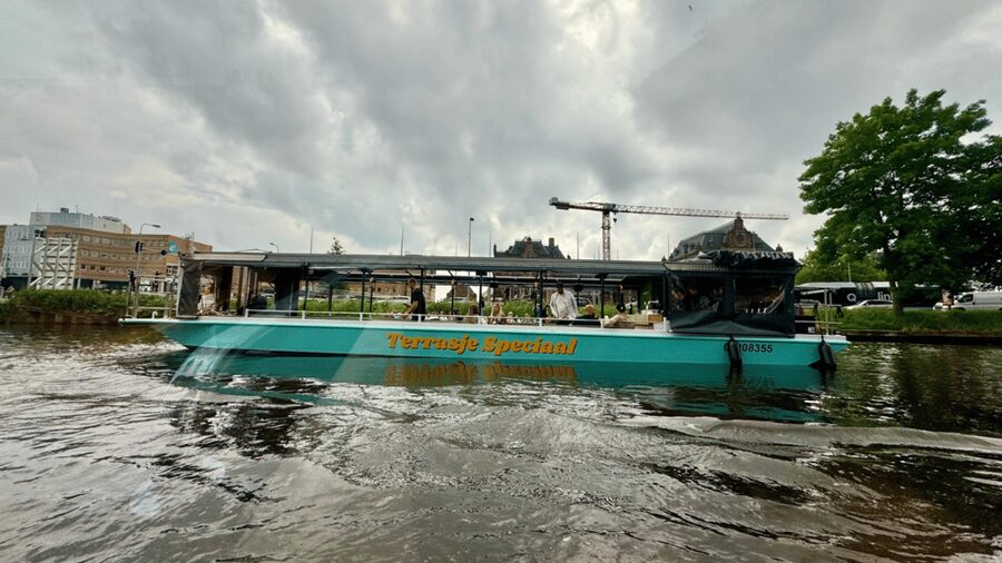 Groningen: Terrace Boat Experience with a Cozy Bar - The main strengths and the main concern