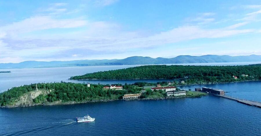 Grosse-Île: Irish Immigrant Memorial Cruise & Tour - Who will enjoy this day most?