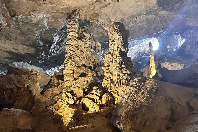 Ha Long Bay Cruise Day Tour - Cave, Kayaking, Swimming & Lunch - Kayaking or bamboo boat at Hang Luon