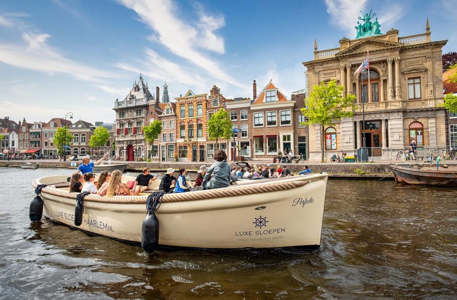 Haarlem: Guided Highlights Canal Cruise on Open Boat - Starting beside Haarlem’s 1779 windmill