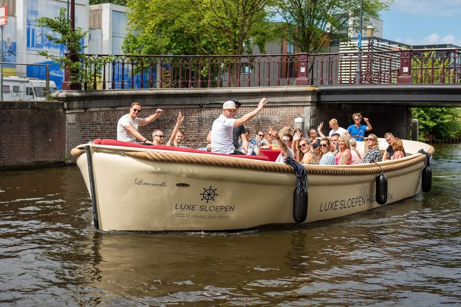 Haarlem: Guided Highlights Canal Cruise on Open Boat - Leidsevaart, Raamvest, and Lange Brug
