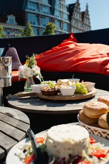 Haarlem: Sightseeing Boat Tour with Snacks and Drinks - At a glance