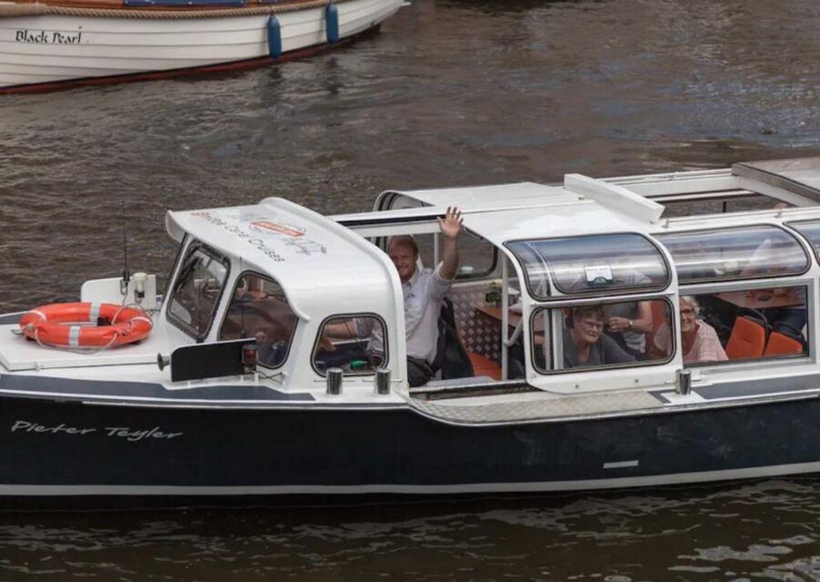 Haarlem: Sightseeing Canal Cruise through the City Center - Nieuwe Gracht and Haarlem’s quieter side