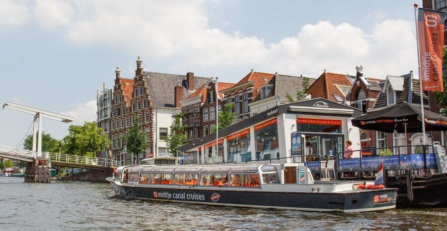 Haarlem: Sightseeing Canal Cruise through the City Center - Stadsschouwburg and the city’s cultural landmarks