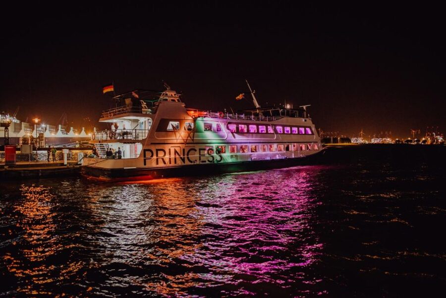 Hamburg: 1.5-Hour Evening Lights Harbour Cruise on a Ship - Key points at a glance