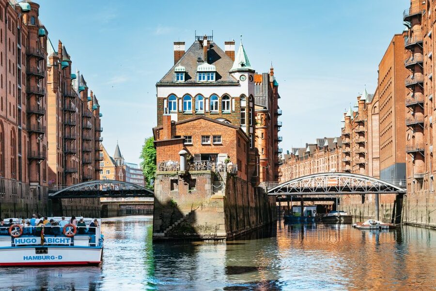 Hamburg: 1.5-Hour Harbor and Speicherstadt Day Cruise - St. Pauli landmarks and the working harbor