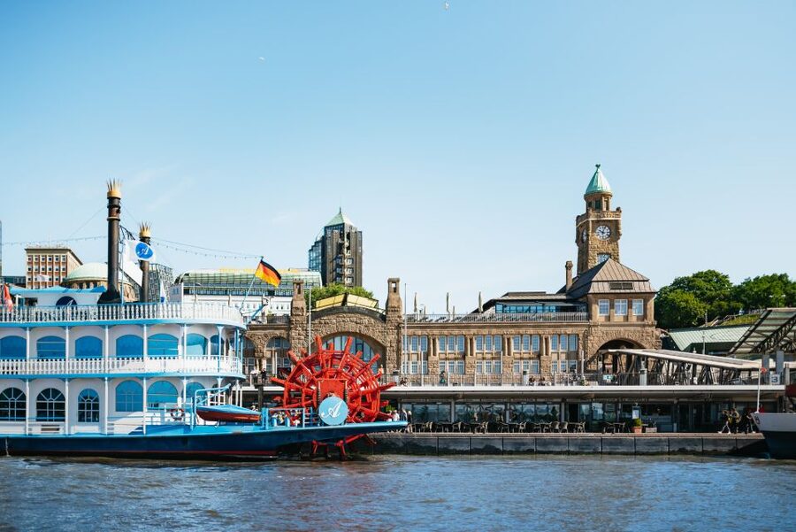Hamburg: 1.5-Hour Harbor and Speicherstadt Day Cruise - Container ships, shipyards, and HafenCity
