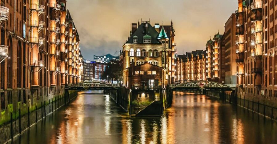 Hamburg: 1.5h Grand Harbor Evening Lights Cruise - Key points to know before you board