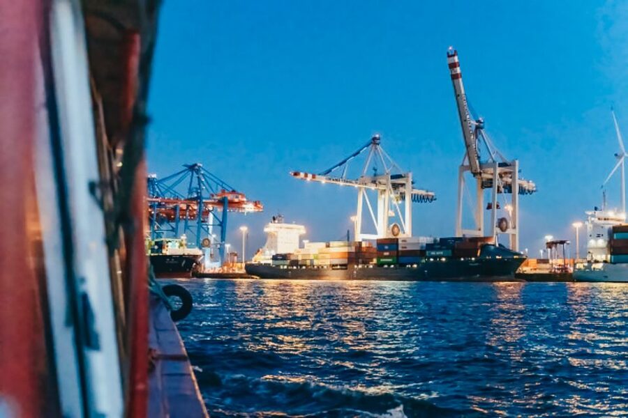 Hamburg: 1.5h Grand Harbor Evening Lights Cruise - Is $28 a fair price?