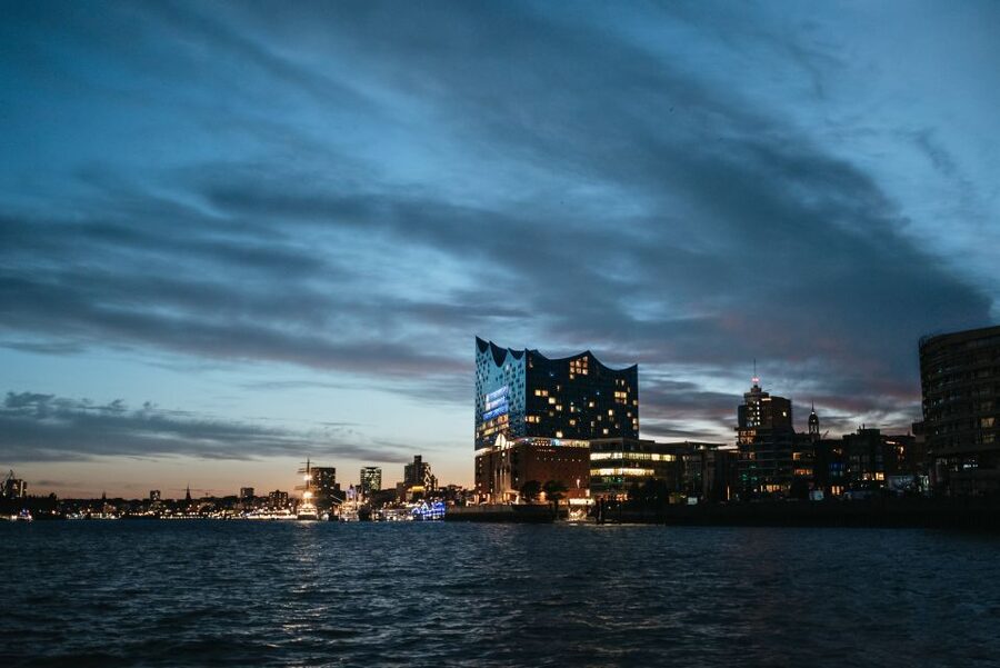 Hamburg: 1-Hour Evening Harbor Lights Cruise - Key points to know before boarding