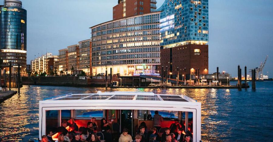 Hamburg: 1-Hour Evening Harbor Lights Cruise - Why Hamburg looks best from the Elbe at night