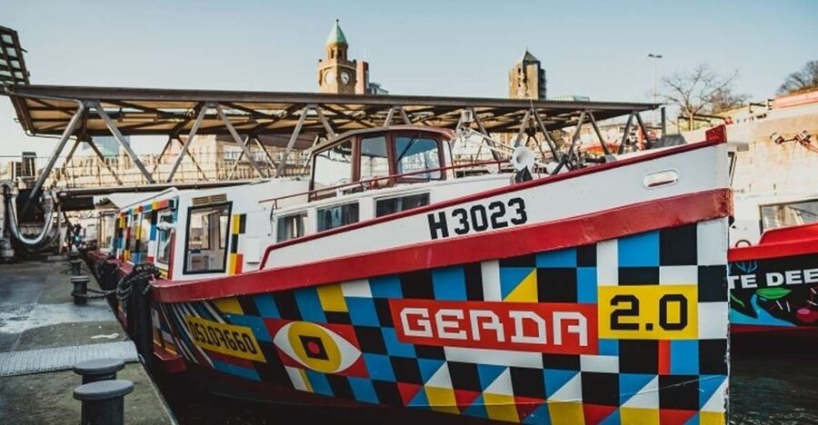 Hamburg: 1-Hour Harbor Cruise - Speicherstadt and the tide-dependent canals