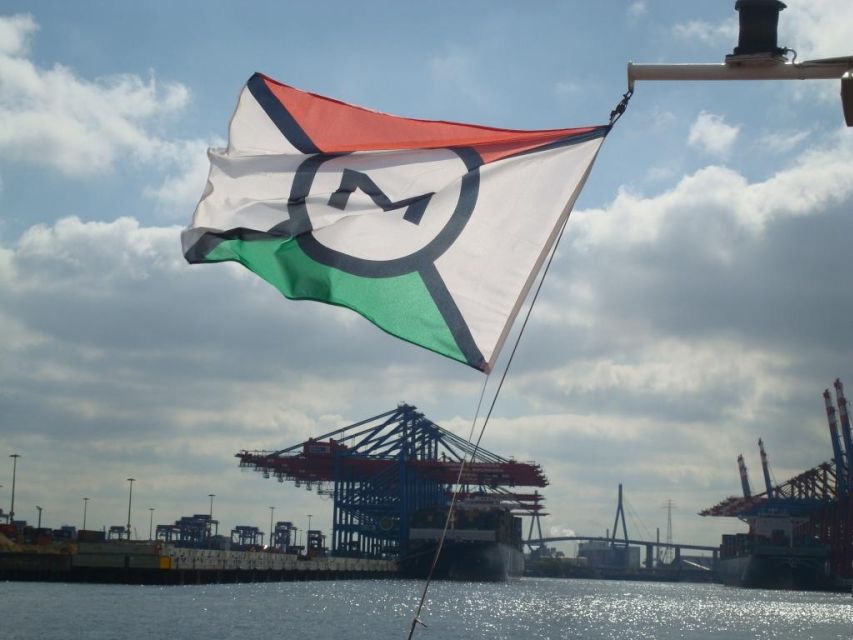 Hamburg: 2-Hour Harbor Cruise - Who will get the most from this cruise?