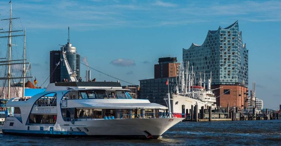Hamburg: 2-Hour Sightseeing Cruise to Blankenese - Finkenwerder and the Airbus Plant