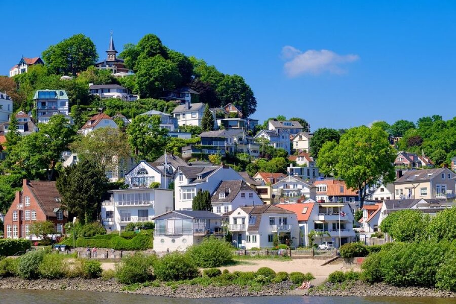 Hamburg: 2-Hour Sightseeing Cruise to Blankenese - Elbstrand and the First View of the Port