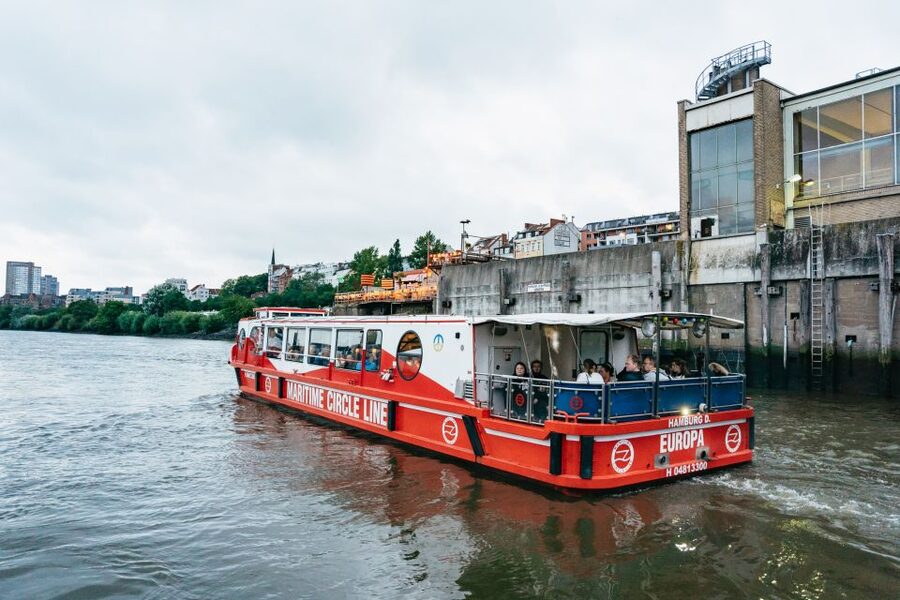 Hamburg: 90-Minute Evening Lights Harbor Cruise - Container terminals and very large ships