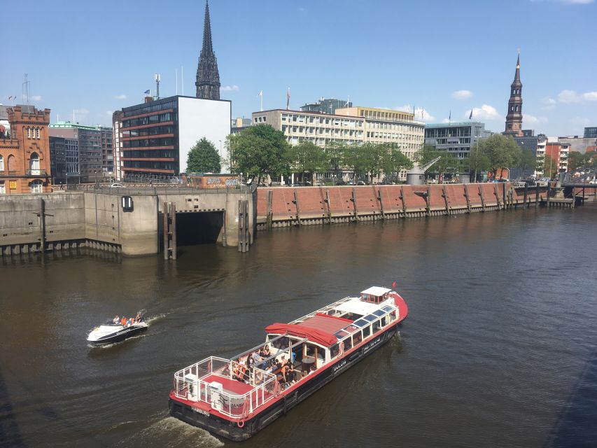 Hamburg: Harbor Cruise - Starting at Kajen 1 beside Speicherstadt