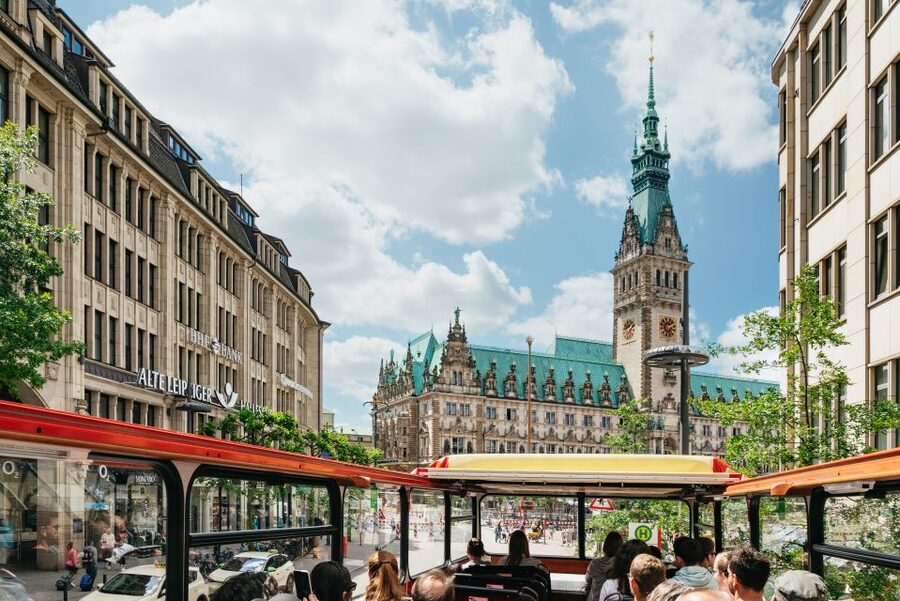 Hamburg: Hop-On Hop-Off Bus with Harbor Cruise - University of Hamburg, Dammtor, and Planten un Blomen