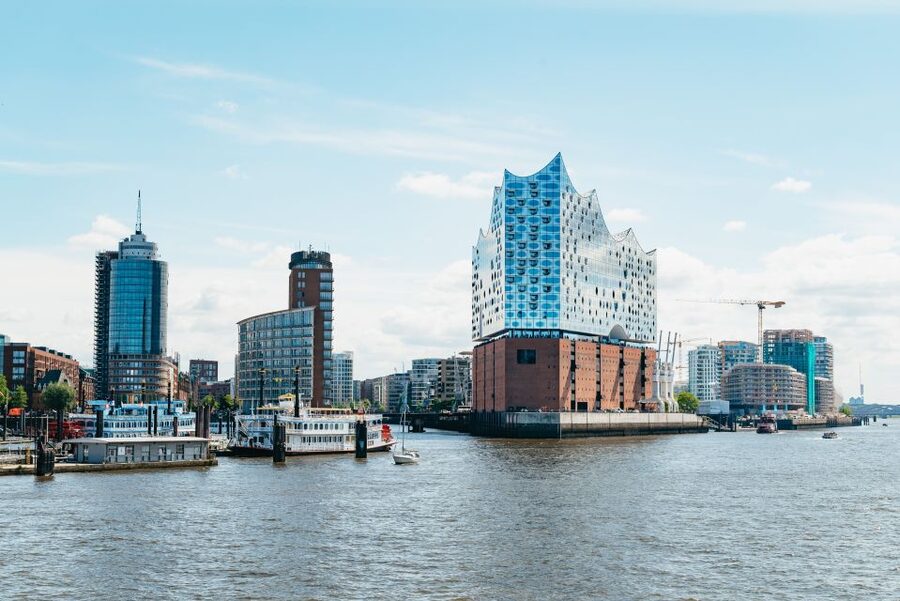 Hamburg: Hop-On Hop-Off Bus with Harbor Cruise - Town Hall, St. Michael’s, and the Reeperbahn