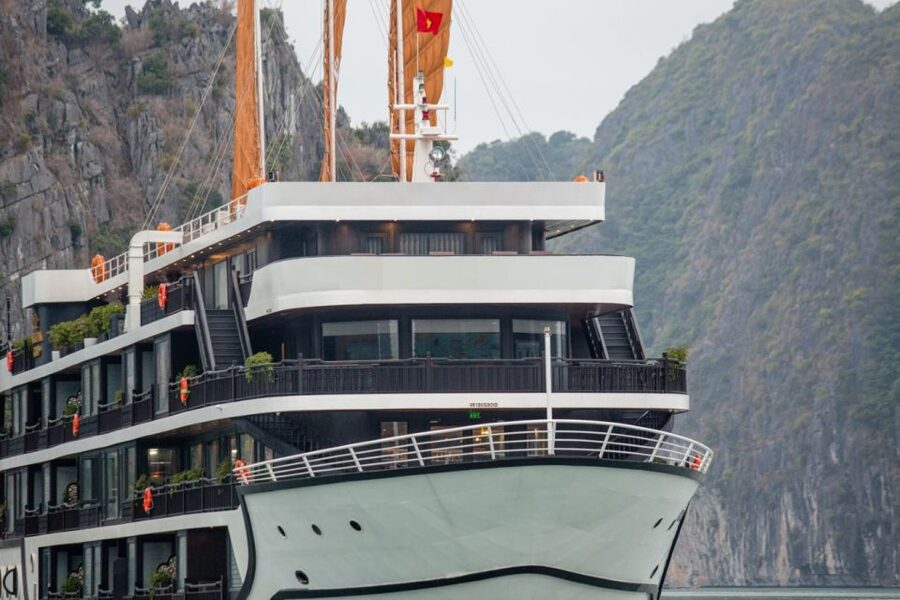 Hanoi: 2-Day Halong & Lan Ha Bay 5-Star Cruise with Balcony - Sunrise tai chi and the second morning