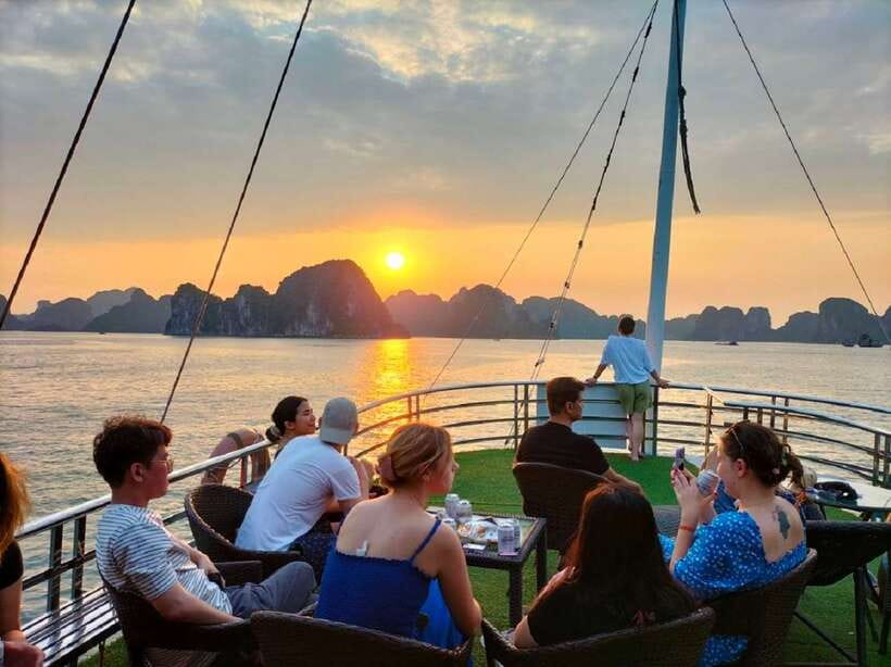Hanoi: Ha Long Bay Day Cruise - Swimming, Meal, Kayaking - Titop Island, from beach to viewpoint