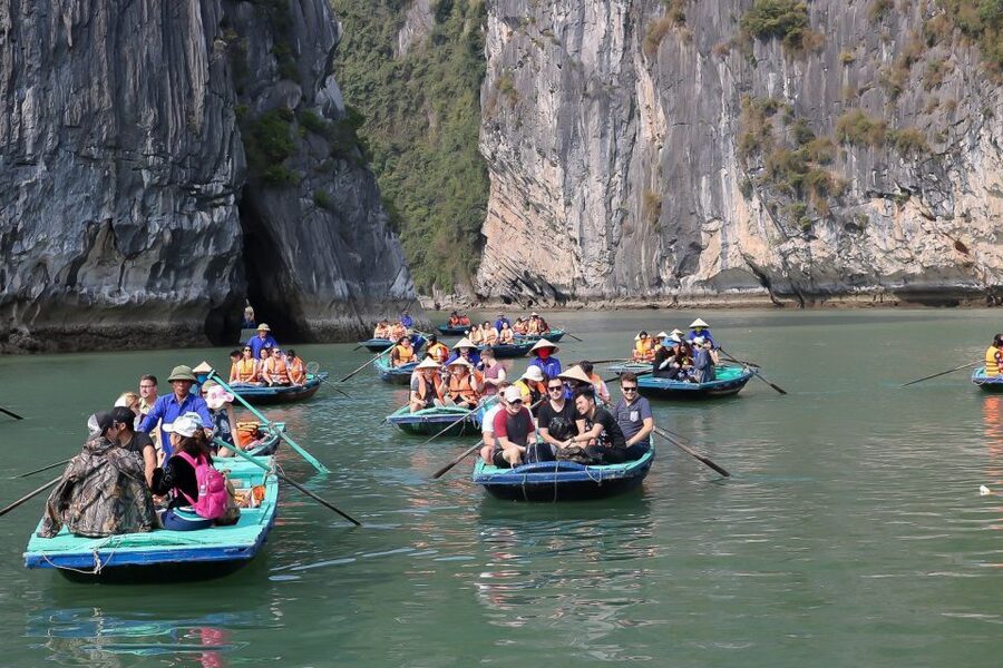 Hanoi: Islands & Caves Ha Long Cruise with Lunch & Kayaking - Small details that make the day easier